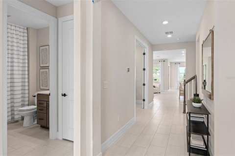 Casa en venta en Orlando, Florida, 4 dormitorios, 273.69 m2 № 2412665 - foto 4