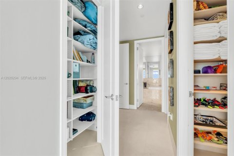 Condo in Miami, Florida, 2 bedrooms № 2153824 - photo 24