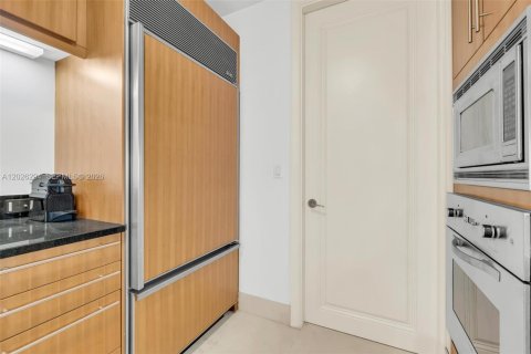 Condo in Miami, Florida, 2 bedrooms № 2153824 - photo 7