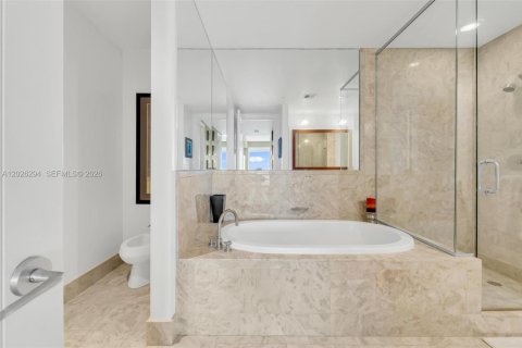 Condo in Miami, Florida, 2 bedrooms № 2153824 - photo 25