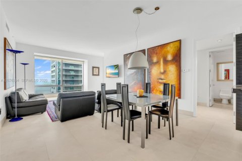 Condo in Miami, Florida, 2 bedrooms № 2153824 - photo 11
