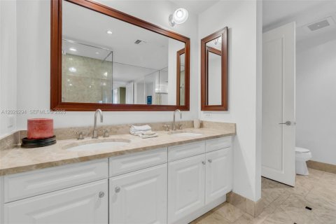 Condo in Miami, Florida, 2 bedrooms № 2153824 - photo 27