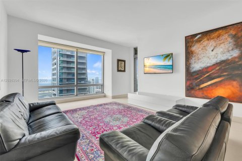 Condo in Miami, Florida, 2 bedrooms № 2153824 - photo 13