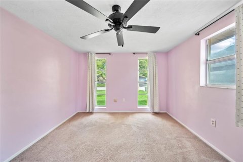 House in New Port Richey, Florida 3 bedrooms, 140.1 sq.m. № 1824446 - photo 19