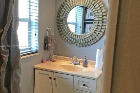 Casa en venta en Lauderhill, Florida, 3 dormitorios, 200.67 m2 № 2062855 - foto 8