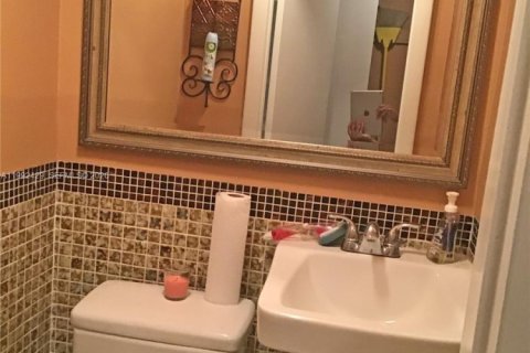 Casa en venta en Lauderhill, Florida, 3 dormitorios, 200.67 m2 № 2062855 - foto 9