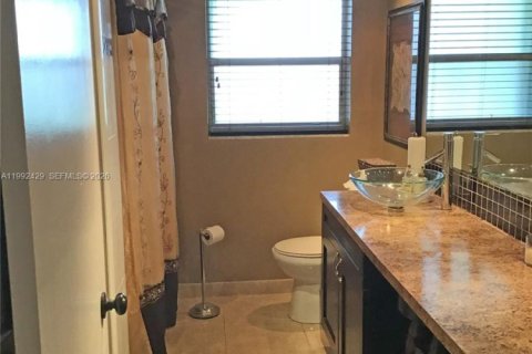 Casa en venta en Lauderhill, Florida, 3 dormitorios, 200.67 m2 № 2062855 - foto 5