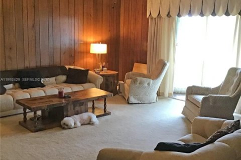 Casa en venta en Lauderhill, Florida, 3 dormitorios, 200.67 m2 № 2062855 - foto 3