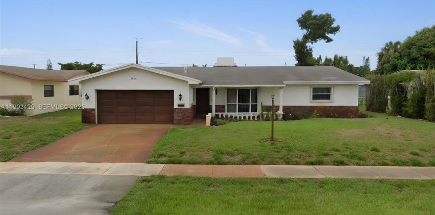 Casa en Lauderhill, Florida 3 dormitorios, 200.67 m2 № 2062855