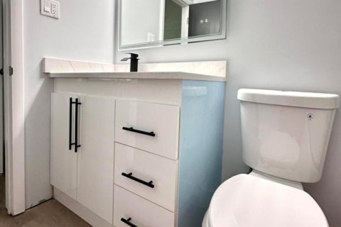 Casa en alquiler en Jensen Beach, Florida, 4 dormitorios, 190.26 m2 № 1174259 - foto 1