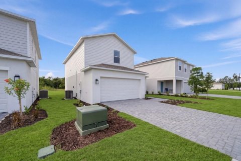 Villa ou maison à vendre à North Fort Myers, Floride: 3 chambres, 171.87 m2 № 2329506 - photo 30