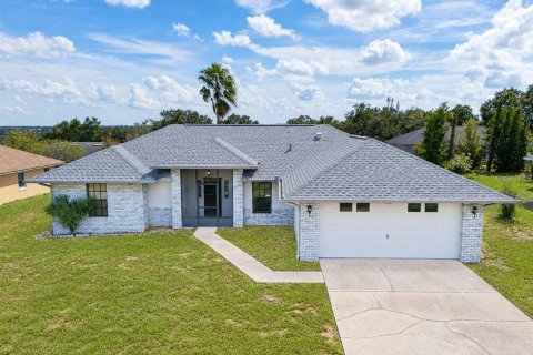 Villa ou maison à Lake Wales, Floride 3 chambres, 143.72 m2 № 2413532