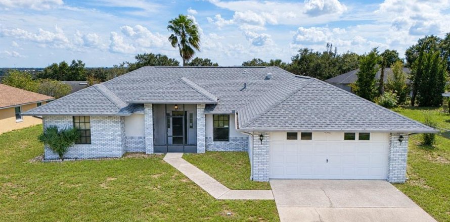 Villa ou maison à Lake Wales, Floride 3 chambres, 143.72 m2 № 2413532