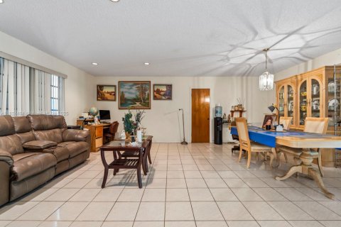Casa en venta en Palmetto Bay, Florida, 3 dormitorios, 174.56 m2 № 1794214 - foto 4
