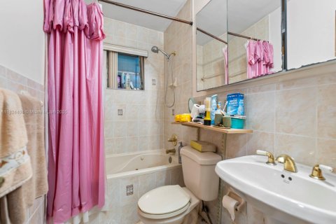 Casa en venta en Palmetto Bay, Florida, 3 dormitorios, 174.56 m2 № 1794214 - foto 16