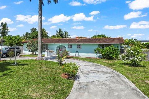 Casa en venta en Palmetto Bay, Florida, 3 dormitorios, 174.56 m2 № 1794214 - foto 1