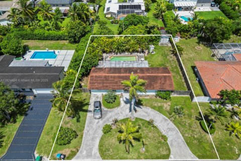 Casa en venta en Palmetto Bay, Florida, 3 dormitorios, 174.56 m2 № 1794214 - foto 2