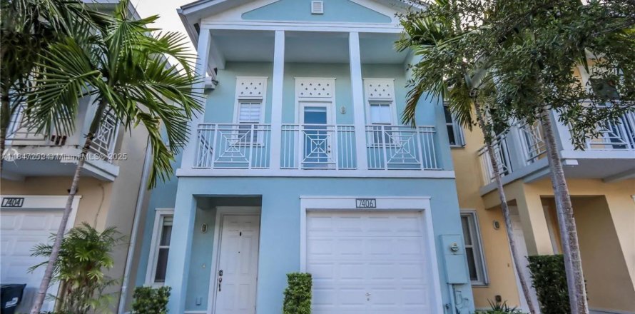Townhouse in Doral, Florida 3 bedrooms, 186.55 sq.m. № 1845721