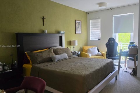 Townhouse in Doral, Florida 3 bedrooms, 186.55 sq.m. № 1845721 - photo 24