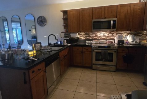 Townhouse in Doral, Florida 3 bedrooms, 186.55 sq.m. № 1845721 - photo 9