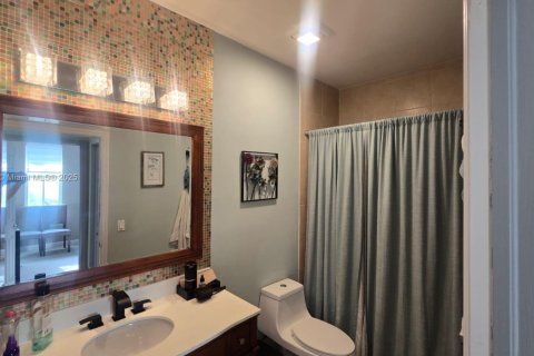 Townhouse in Doral, Florida 3 bedrooms, 186.55 sq.m. № 1845721 - photo 12
