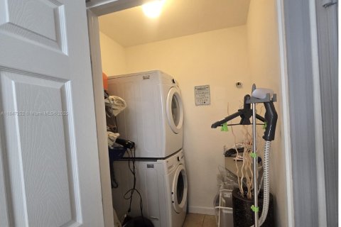 Townhouse in Doral, Florida 3 bedrooms, 186.55 sq.m. № 1845721 - photo 7