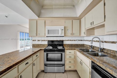 Copropriété à vendre à Hollywood, Floride: 3 chambres, 204.38 m2 № 2048325 - photo 30