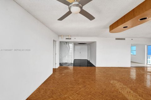 Copropriété à vendre à Hollywood, Floride: 3 chambres, 204.38 m2 № 2048325 - photo 12