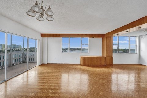 Copropriété à vendre à Hollywood, Floride: 3 chambres, 204.38 m2 № 2048325 - photo 16