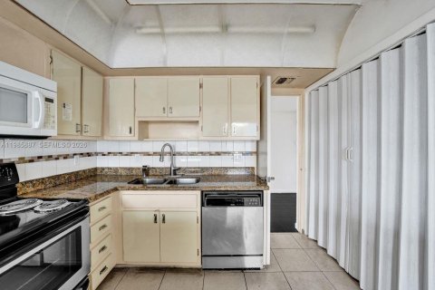 Copropriété à vendre à Hollywood, Floride: 3 chambres, 204.38 m2 № 2048325 - photo 29