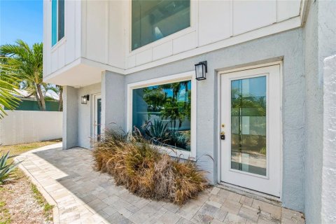 Villa ou maison à vendre à Saint Pete Beach, Floride: 3 chambres, 203.46 m2 № 2236427 - photo 3