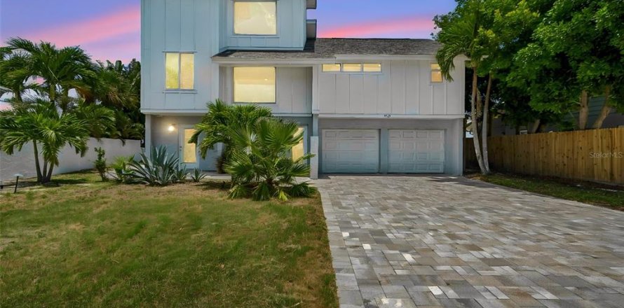 Villa ou maison à Saint Pete Beach, Floride 3 chambres, 203.46 m2 № 2236427