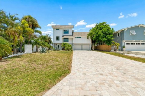 Villa ou maison à vendre à Saint Pete Beach, Floride: 3 chambres, 203.46 m2 № 2236427 - photo 6