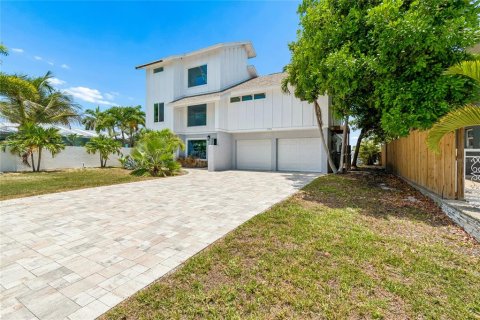Villa ou maison à vendre à Saint Pete Beach, Floride: 3 chambres, 203.46 m2 № 2236427 - photo 2