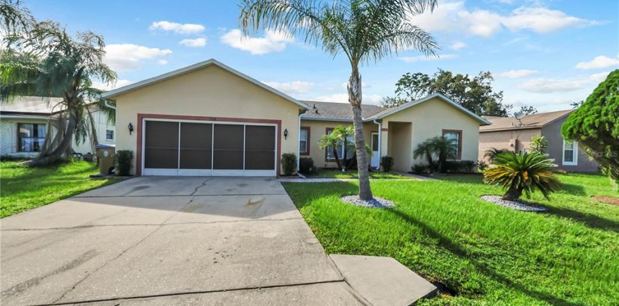 Villa ou maison à Kissimmee, Floride 3 chambres, 149.48 m2 № 1379375