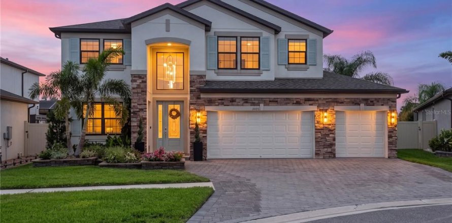 Villa ou maison à Wesley Chapel, Floride 5 chambres, 328.04 m2 № 2398369