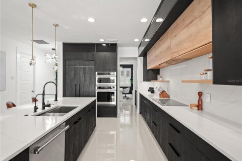 Villa ou maison à vendre à Wesley Chapel, Floride: 5 chambres, 328.04 m2 № 2398369 - photo 6