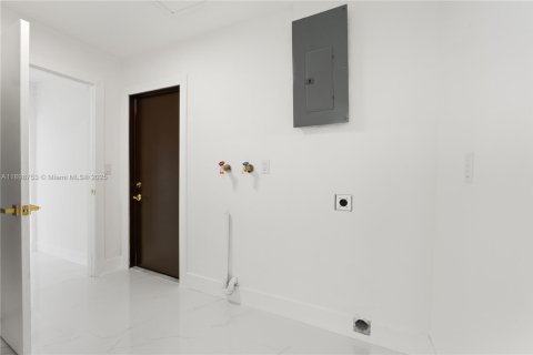 Casa en venta en Miramar, Florida, 4 dormitorios, 198.07 m2 № 1955053 - foto 25