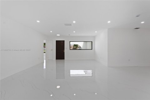 Casa en venta en Miramar, Florida, 4 dormitorios, 198.07 m2 № 1955053 - foto 16