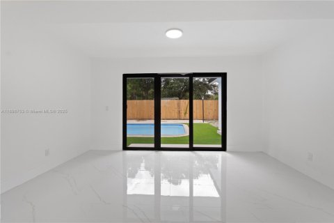 Casa en venta en Miramar, Florida, 4 dormitorios, 198.07 m2 № 1955053 - foto 18