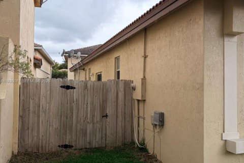 Купить виллу или дом в Дорал, Флорида 3 спальни, № 1989087 - фото 20