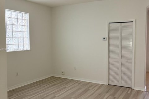 Купить виллу или дом в Дорал, Флорида 3 спальни, № 1989087 - фото 13