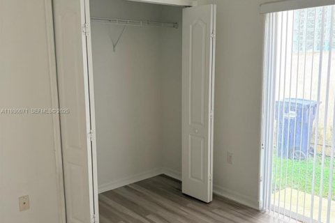 Купить виллу или дом в Дорал, Флорида 3 спальни, № 1989087 - фото 5