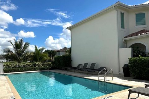 Купить виллу или дом в Дорал, Флорида 3 спальни, № 1989087 - фото 21