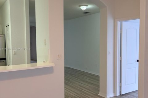 Купить виллу или дом в Дорал, Флорида 3 спальни, № 1989087 - фото 18