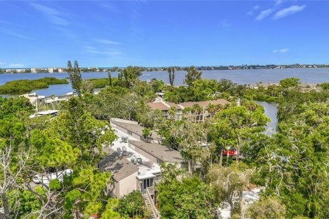 Condo in Sarasota, Florida, 2 bedrooms  № 2291097 - photo 6