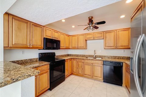 Condo in Sarasota, Florida, 2 bedrooms  № 2291097 - photo 22