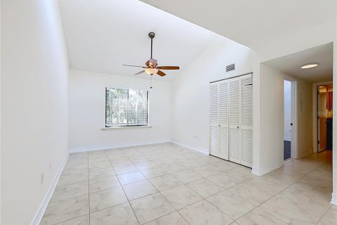 Condo in Sarasota, Florida, 2 bedrooms  № 2291097 - photo 13