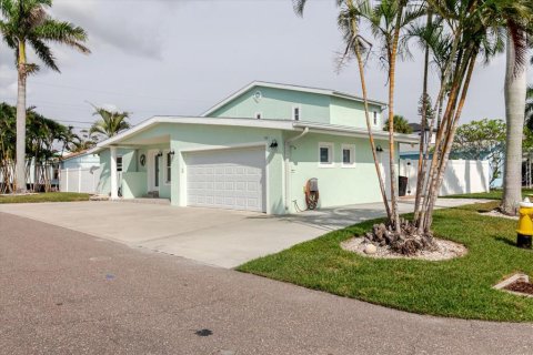 Casa en venta en Redington Beach, Florida, 3 dormitorios, 213.68 m2 № 1898966 - foto 4