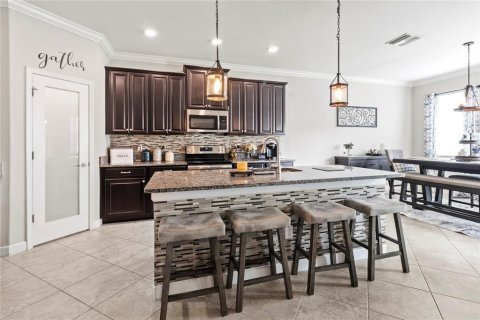 House in Wesley Chapel, Florida 4 bedrooms, 216.83 sq.m. № 1592415 - photo 10
